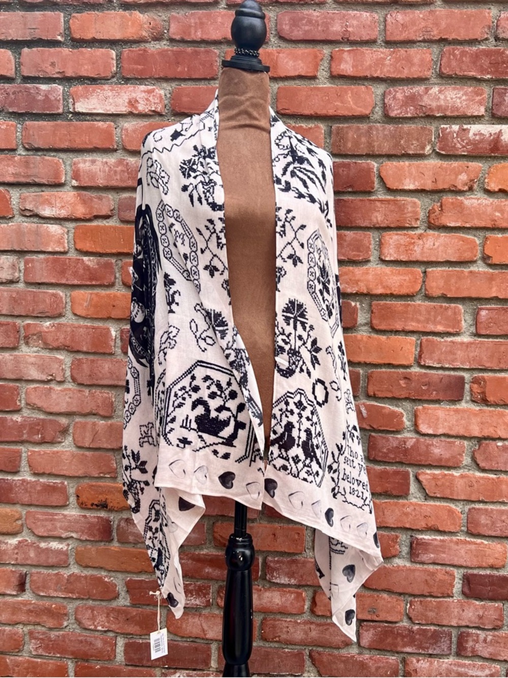 Lightweight Patterned Wrap - Picture 7 of 7